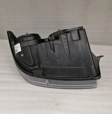 Volkswagen Crafter 06-17 Right Side Headlight 24761600 (51) Scratches - Image 13