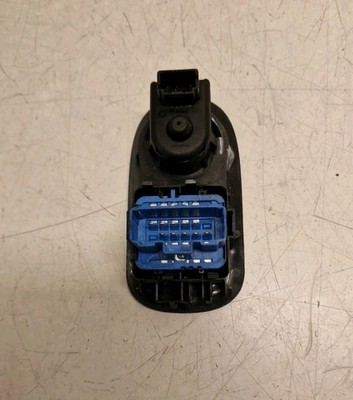 Renault Master /Movano Front Right Side Window Switch 8200637849(20). - Image 6