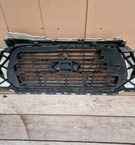 Ford Transit MK8 2015-2024 Front Grille (21) - Image 13