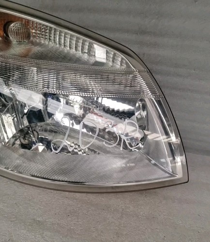 Citroen Berlingo/Partner Right Side Headlight 9644151080 (203) Scratches - Image 5