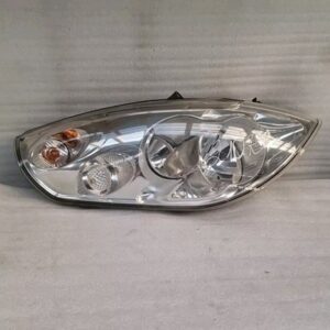 Renault Master/Movano Right Side Headlight 260100050 (210) Scratches