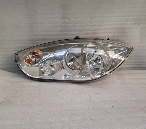 Renault Master/Movano Right Side Headlight 260100050 (210) Scratches