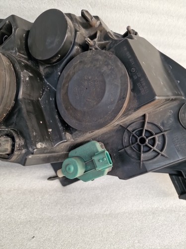 Renault Master/Movano Right Side Headlight 260100050 (210) Scratches - Image 8