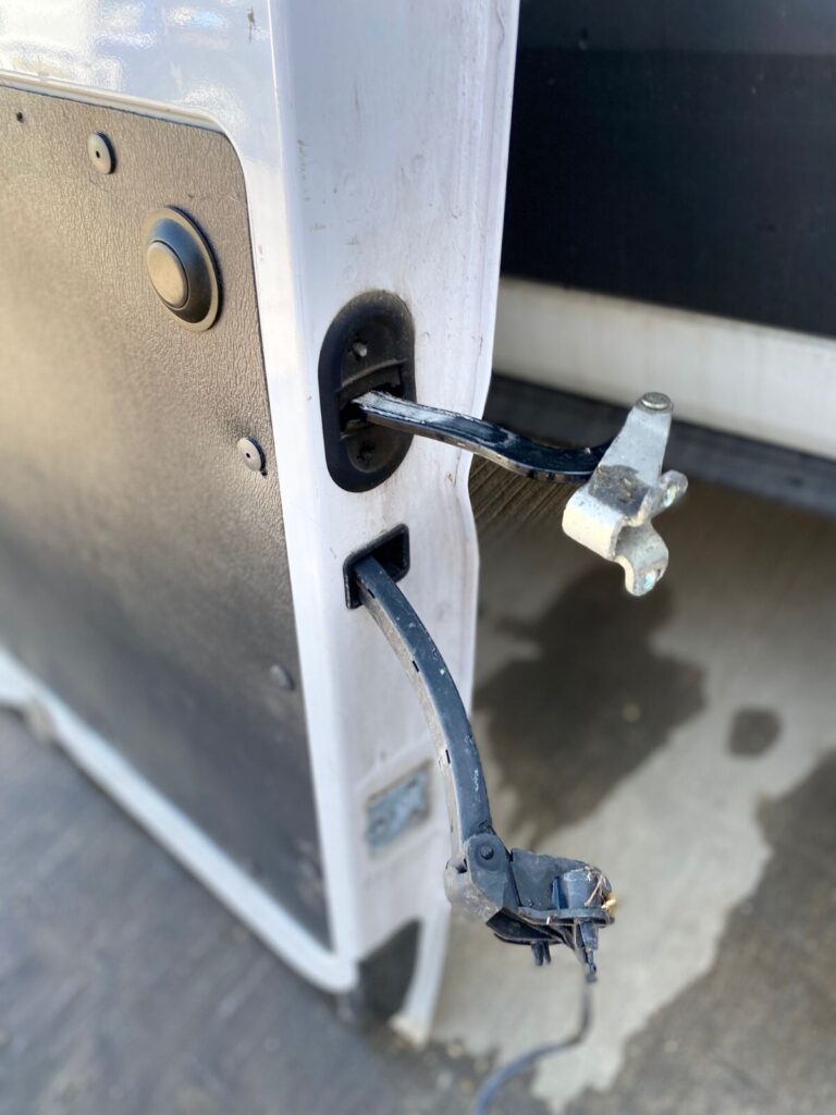 Citroen Relay Boxer Ducato 2010 2024 Rear Door Left Side N/S/R BREAKING - Image 10