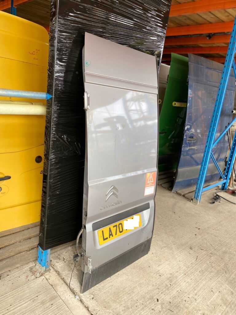 Citroen Relay Boxer Ducato Rear Door Left Side N/S/R Silver BREAKING - Image 3