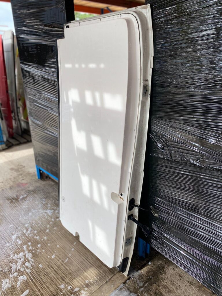 Peugeot Boxer Relay Ducato 2010 2024 Rear Door Left Side N/S/R FRIDGE DOOR - Image 7