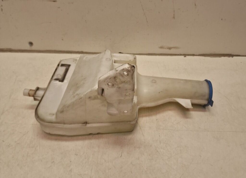 Mercedes Sprinter Windscreen Washer Bottle A9108600400 (12) - Image 3