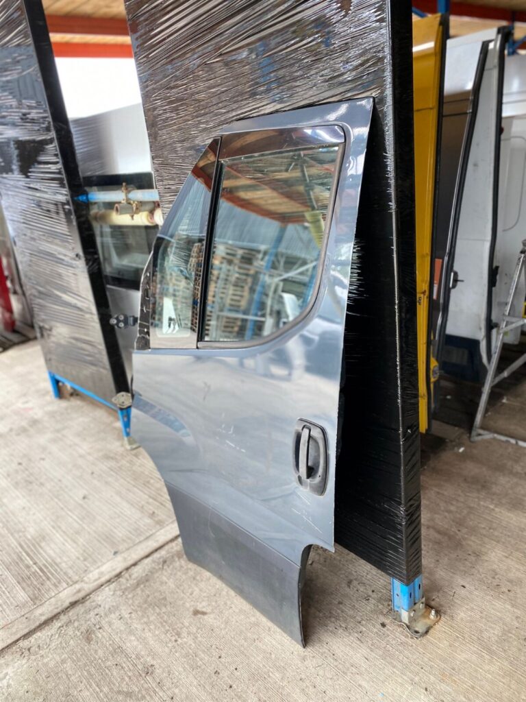 Iveco Daily 2015 2024 Front Door Left Side N/S/F In Grey BREAKING - Image 2