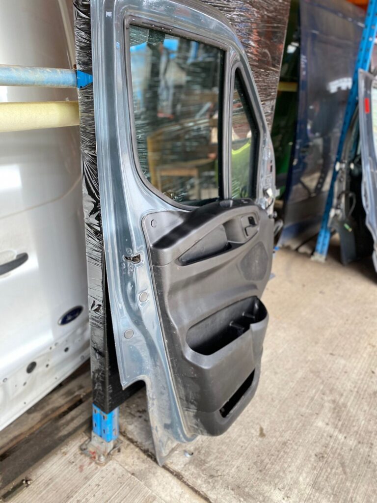 Iveco Daily 2015 2024 Front Door Left Side N/S/F In Grey BREAKING - Image 8