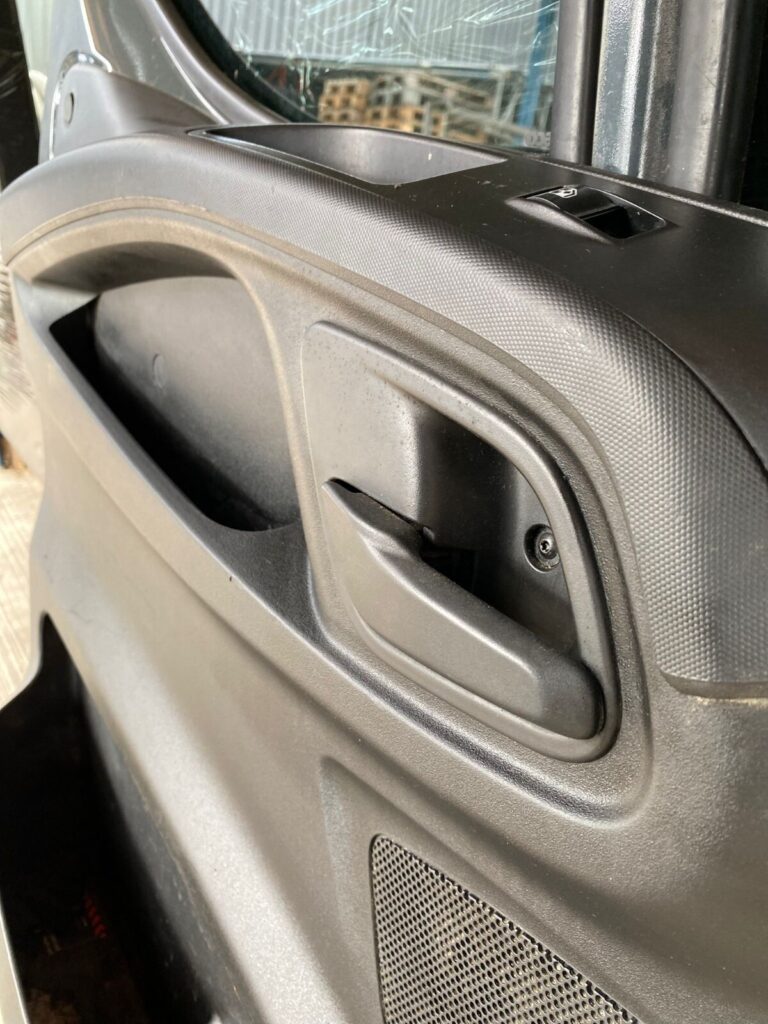 Iveco Daily 2015 2024 Front Door Left Side N/S/F In Grey BREAKING - Image 11