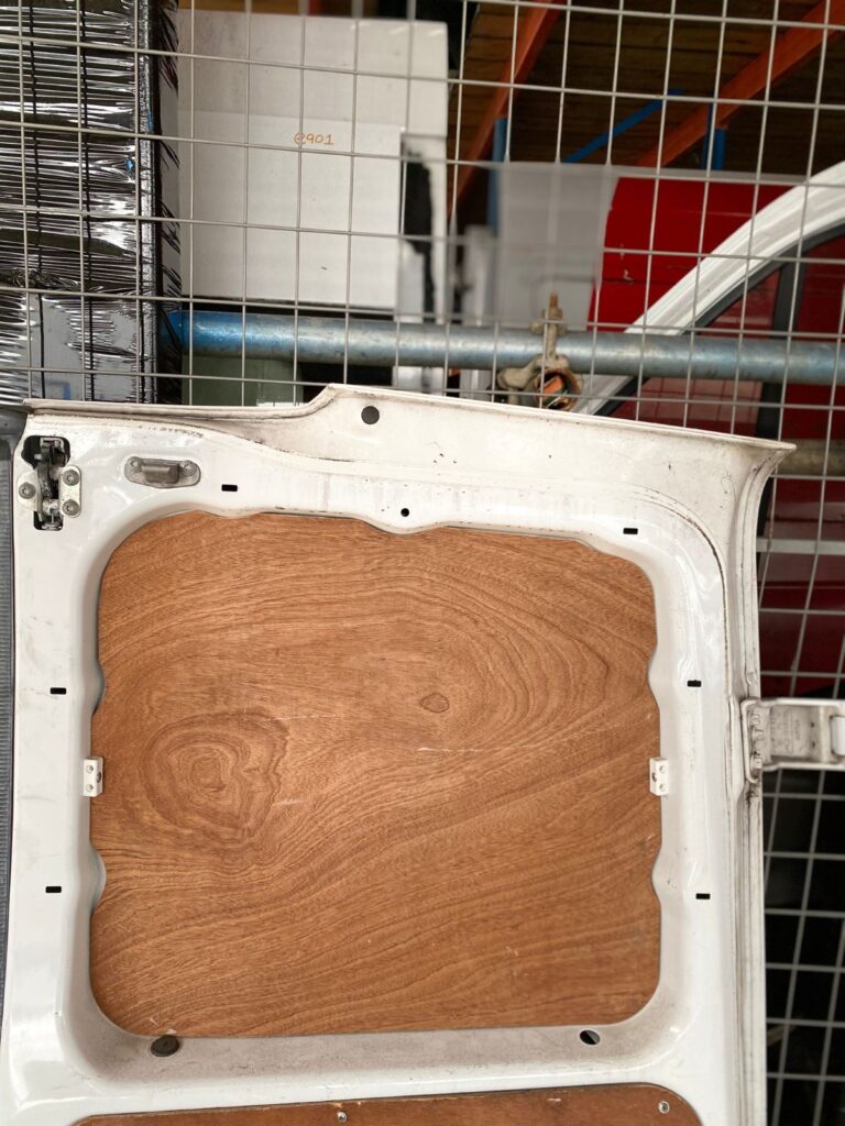 Mercedes Vito V Class W447 2015 2024 Rear Door Left N/S In White BREAKING - Image 6