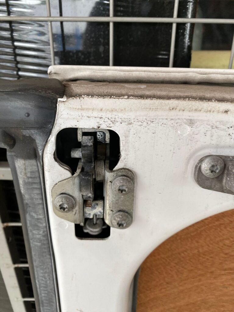 Mercedes Vito V Class W447 2015 2024 Rear Door Left N/S In White BREAKING - Image 9