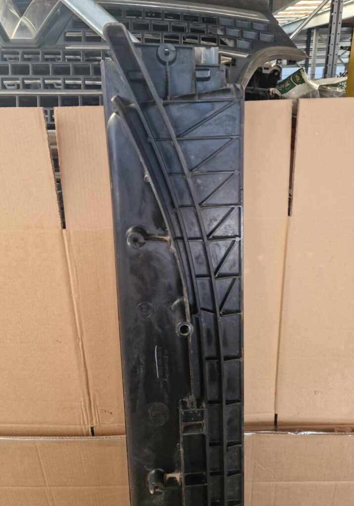 Mercedes Sprinter 2018 2024 Side Loading Door Step A9106860500 (100) - Image 5