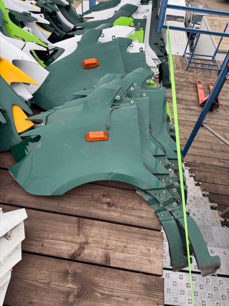 Mercedes Sprinter W907 W910 2018 2025 Wing Fender Left Side Indicator BREAKING