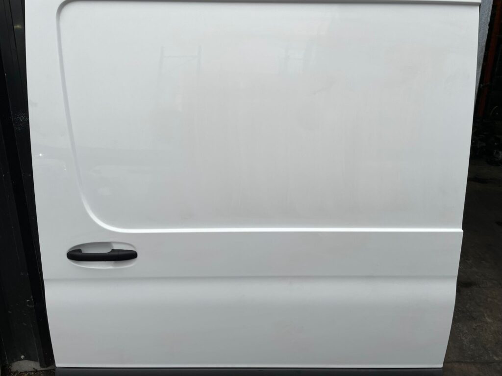 Mercedes Sprinter W907 W910 2018 2025 Side Loading Door Sliding Door BREAKING - Image 4