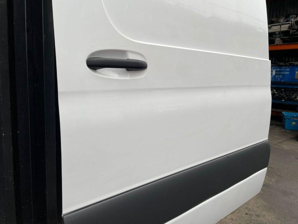 Mercedes Sprinter W907 W910 2018 2025 Side Loading Door Sliding Door BREAKING - Image 7