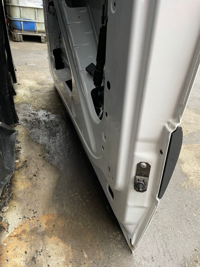 Mercedes Sprinter W907 W910 2018 2025 Side Loading Door Sliding Door BREAKING - Image 22