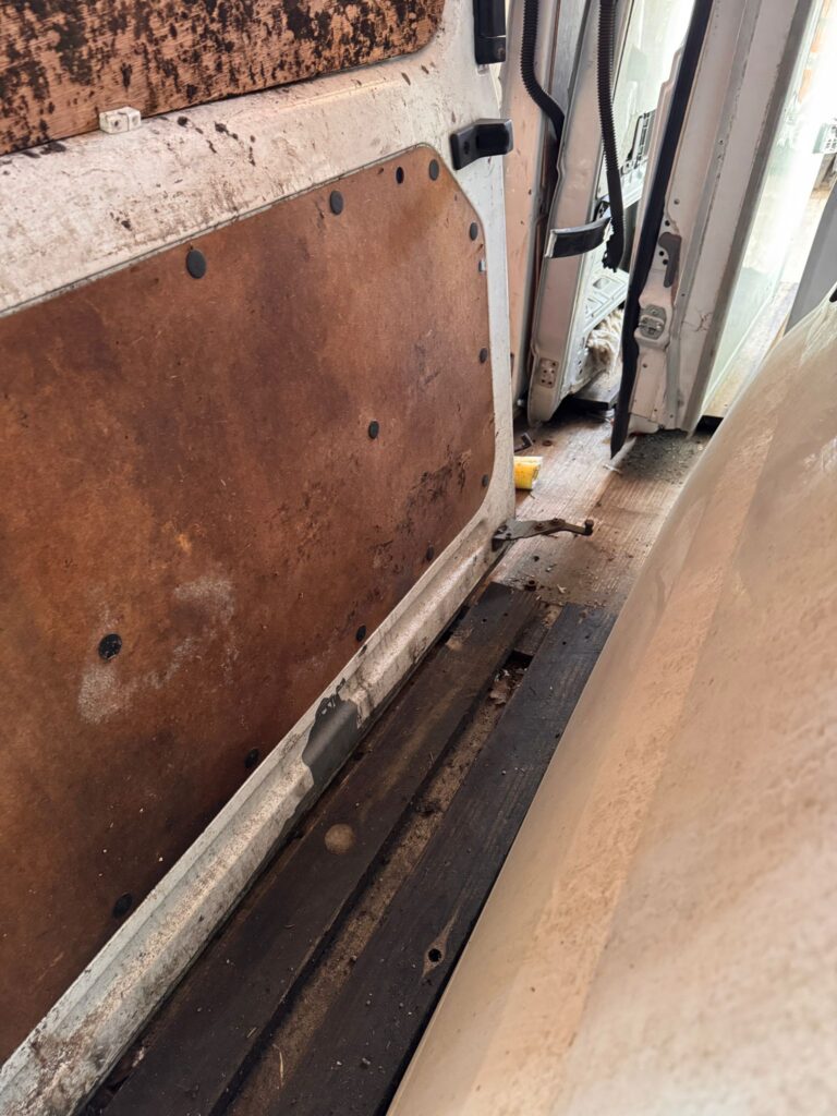 Ford Transit MK7 2007 2014 High Top Roof Side Loading Door In White - Image 5