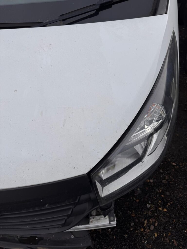 Renault Trafic Bonnet 2015 2019 In White Breaking - Image 5