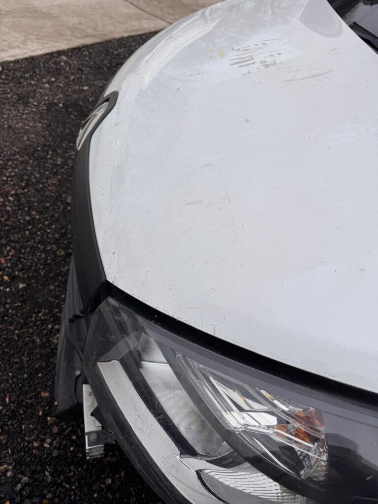 Renault Trafic Bonnet 2015 2019 In White Breaking - Image 7