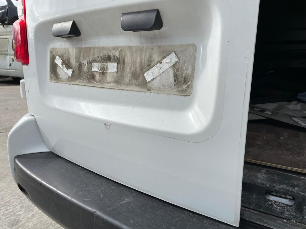 Dispatch Expert Proace Rear Door Left Side NS White 2017 2025 Vivaro 20 25 - Image 11