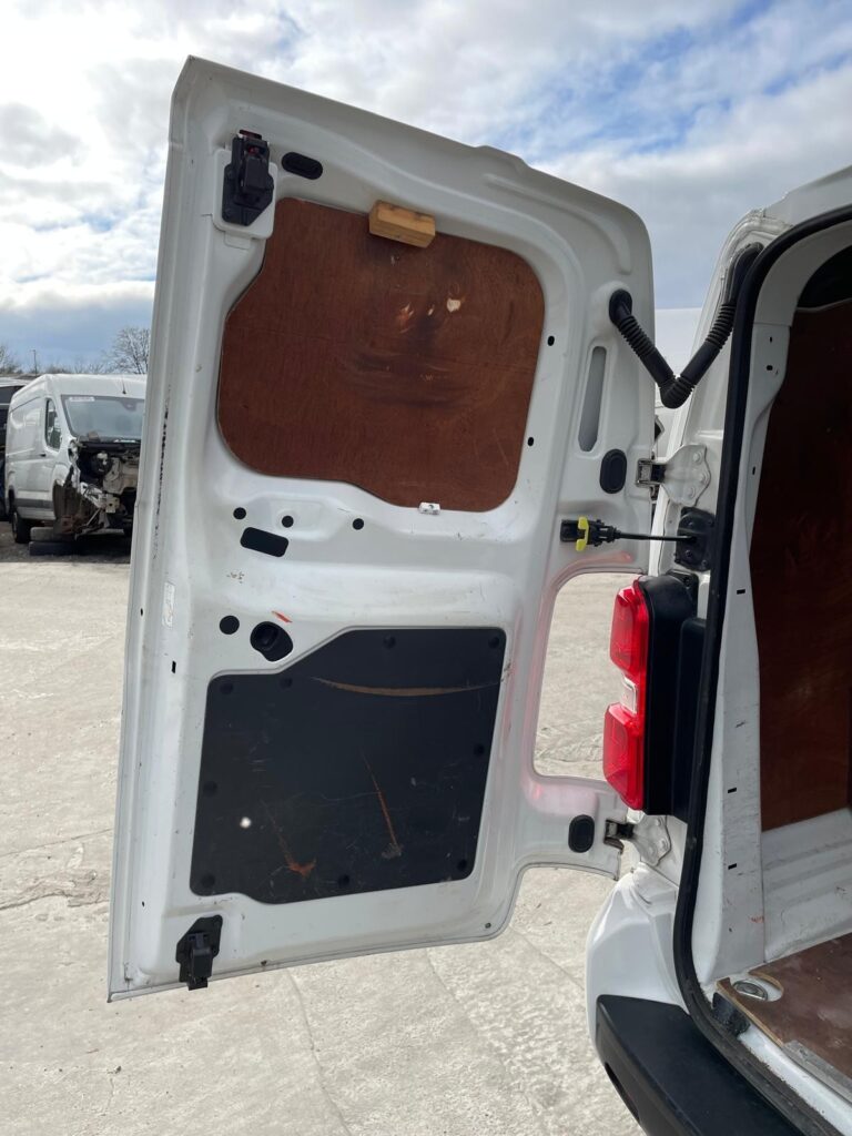 Dispatch Expert Proace Rear Door Left Side NS White 2017 2025 Vivaro 20 25 - Image 14