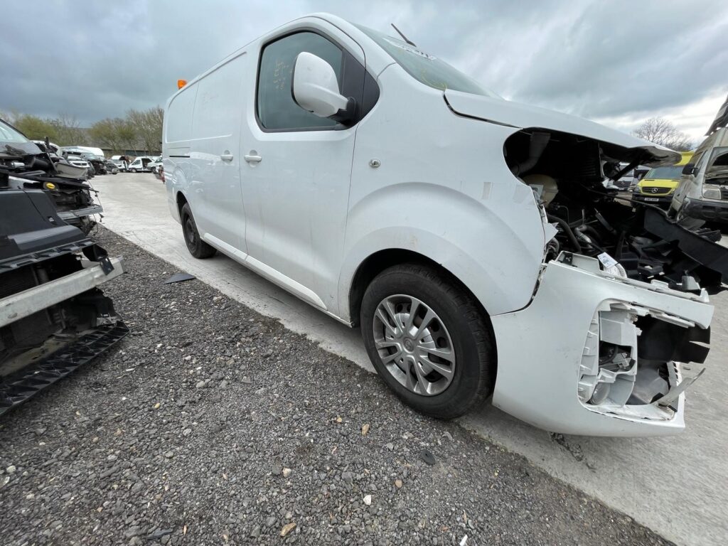 Dispatch Expert Proace Front Door Right Side OS White 2017 2025 Vivaro 20 25 - Image 3