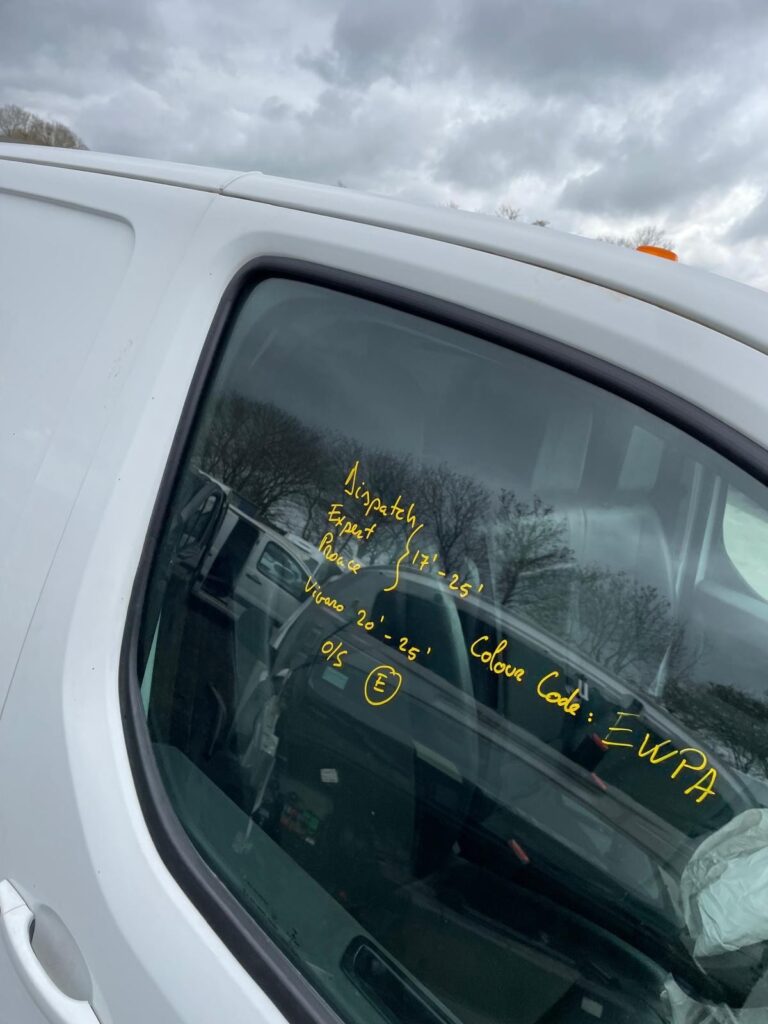 Dispatch Expert Proace Front Door Right Side OS White 2017 2025 Vivaro 20 25 - Image 6