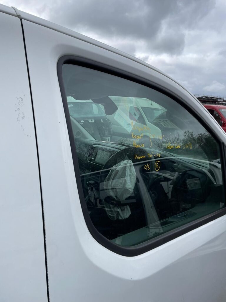 Dispatch Expert Proace Front Door Right Side OS White 2017 2025 Vivaro 20 25 - Image 7