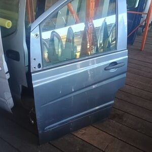 Mercedes Vito W639 2004 2014 Front Door Left Side NS BREAKING P86