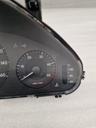 Mercedes E-Class Speedometer Cluster A2115403647 (27) Scratches - imagine 4