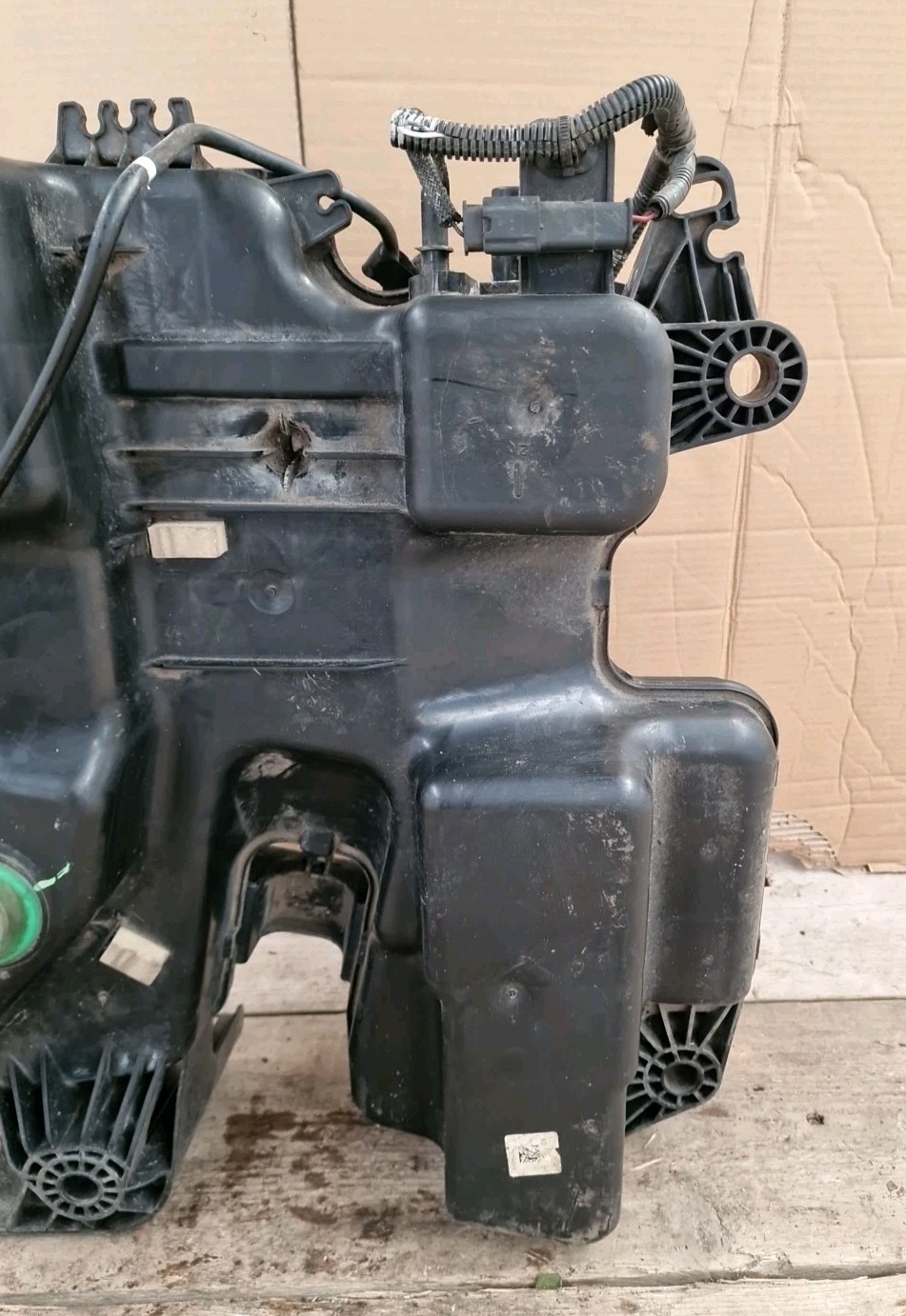 Peugeot Expert/Dispatch/Vivaro/ Proace ADBLUE TANK 4098016 (54)