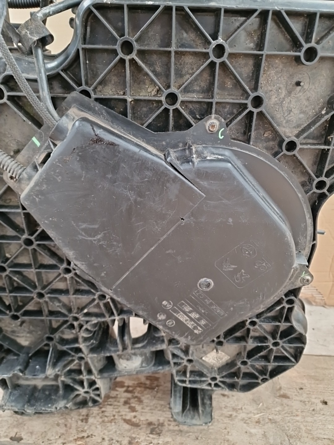 Peugeot Expert/Dispatch/Vivaro/ Proace ADBLUE TANK 4098016 (54)
