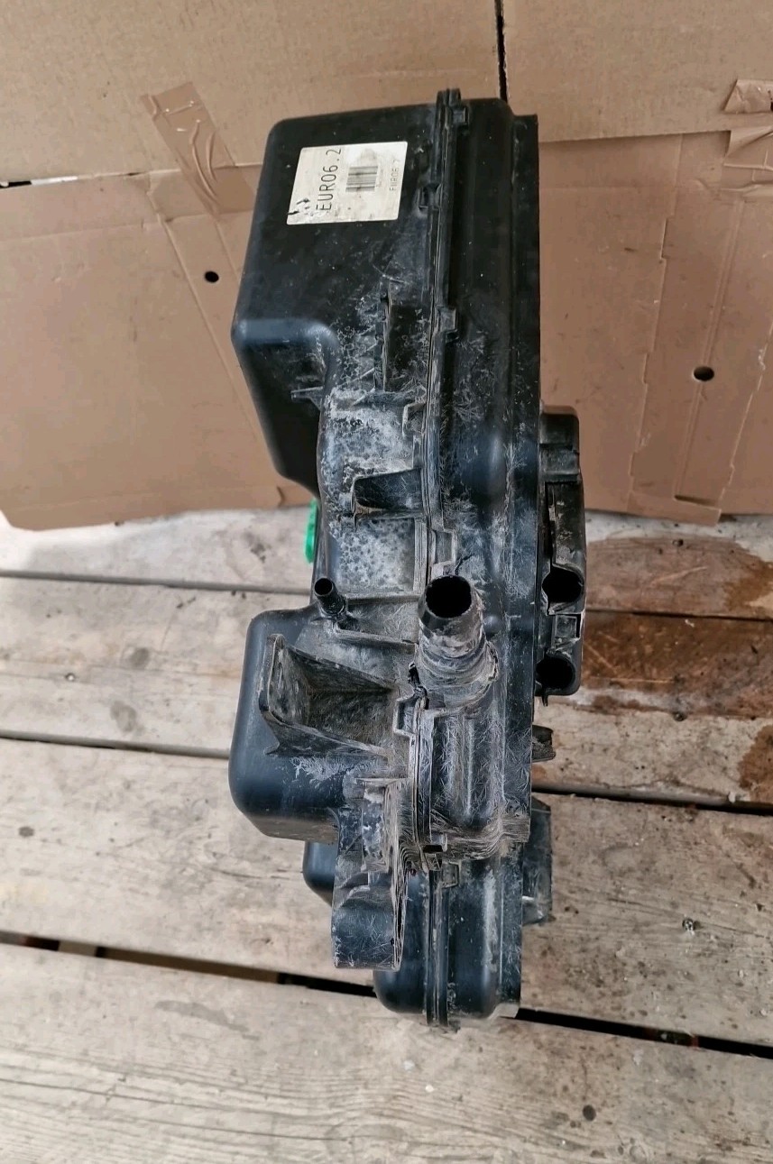 Peugeot Expert/Dispatch/Vivaro/ Proace ADBLUE TANK 4098016 (57)