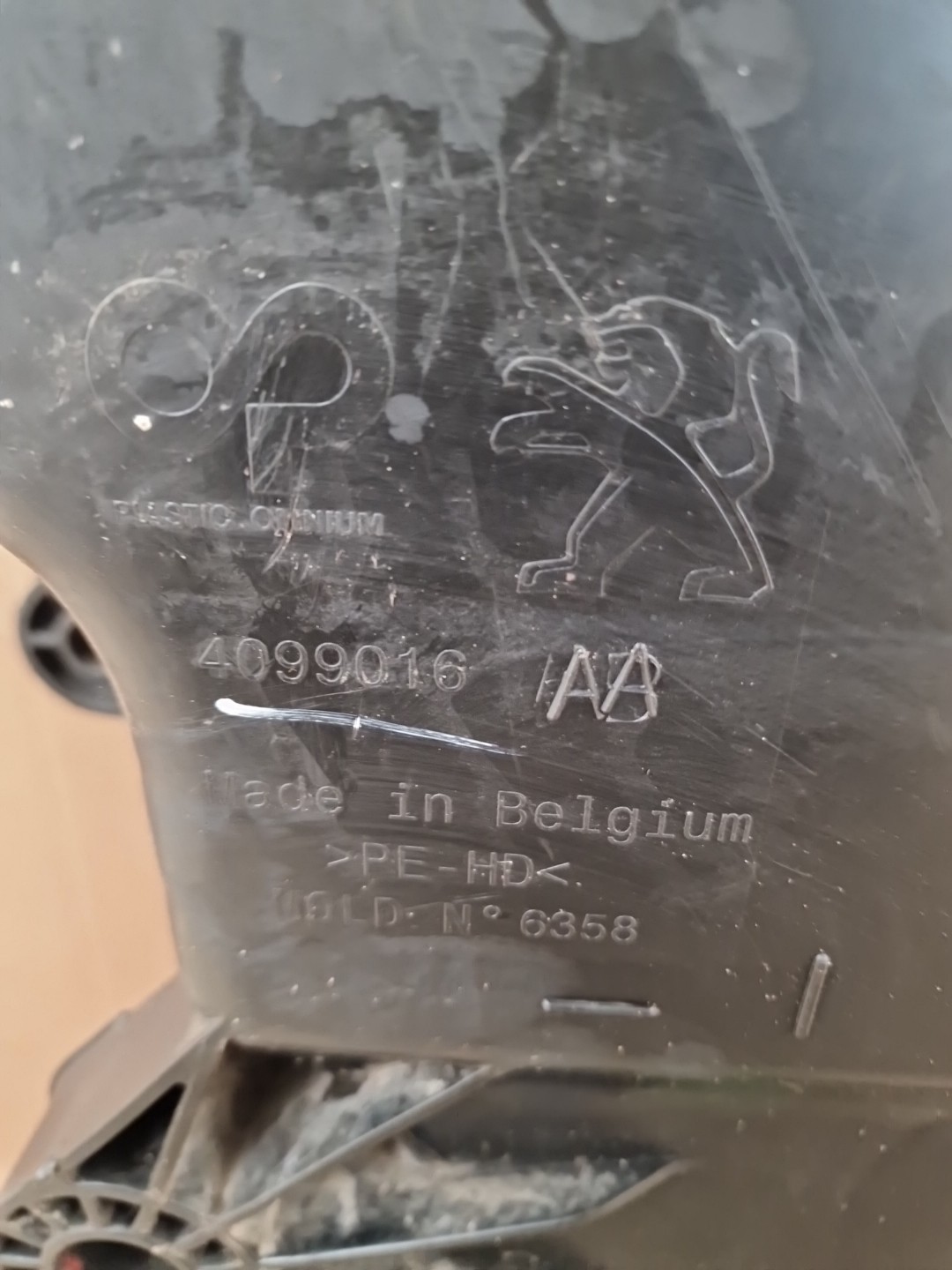 Peugeot Expert/Dispatch/Vivaro/ Proace ADBLUE TANK 4098016 (59)