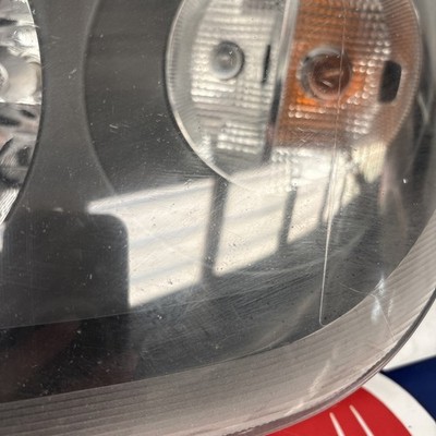 Volkswagen Crafter 06-17 Right Side Headlight 24761600 (51) Scratches