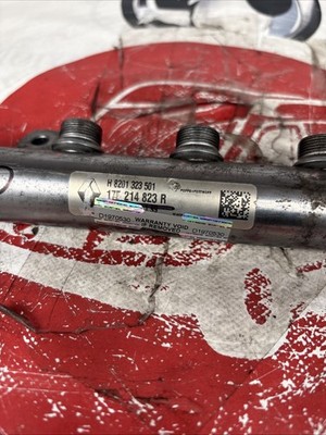 VAUXHALL VIVARO TRAFIC Diesel Fuel Injector Rail 175214823R 740