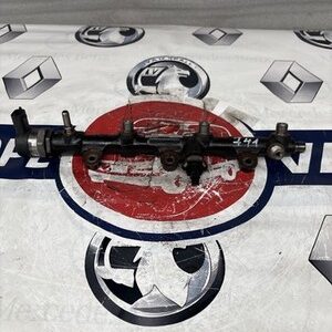 Renault Trafic Fuel Rail 2.0 Diesel 175219059R BREAKING 741