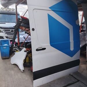Mercedes Sprinter W907 W910 2018 2026 Sliding Door Left Side NS BREAKING P910