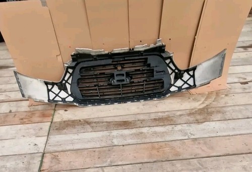 Ford Transit MK8 2015-2019 Front Grille (28) - Image 11