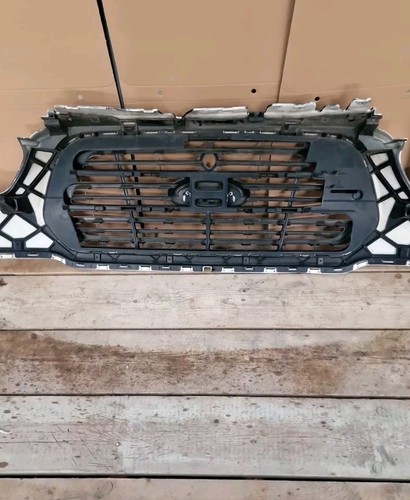 Ford Transit MK8 2015-2019 Front Grille (32) - Image 17