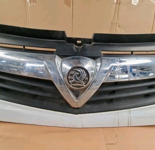 Vauxhall Vivaro 2006-2014 Front Grille (66) - Image 8