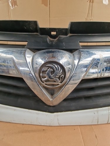 Vauxhall Vivaro 2006-2014 Front Grille (66) - Image 9