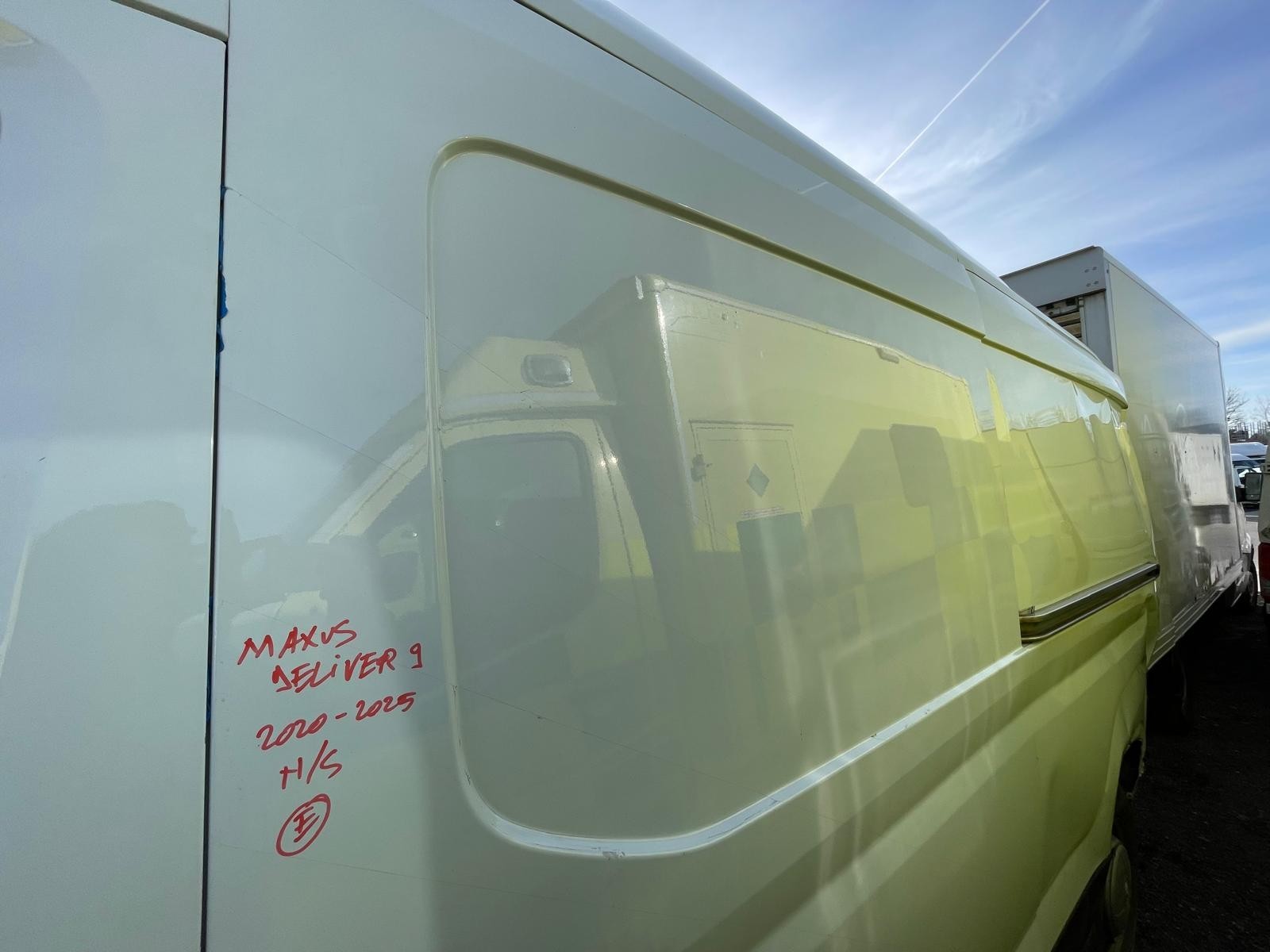LDV Maxus Deliver 9 Side Loading Door Sliding Door 2020-2025 White