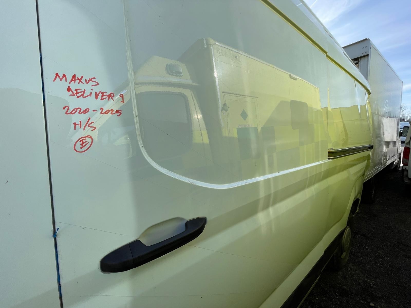 LDV Maxus Deliver 9 Side Loading Door Sliding Door 2020-2025 White