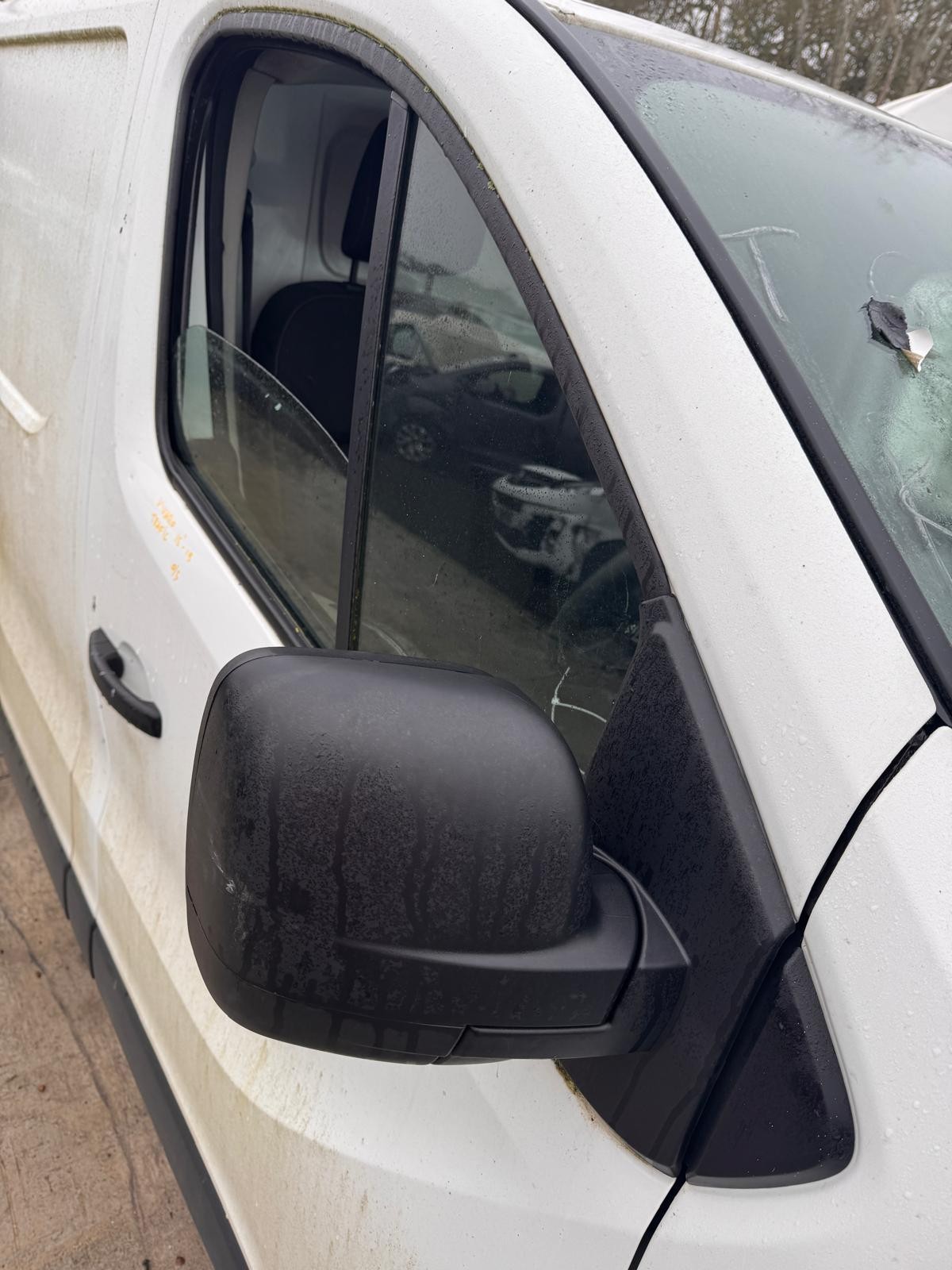 Vauxhall Vivaro Trafic 2015-2019 Front Door Right O/S In White - imagine 5