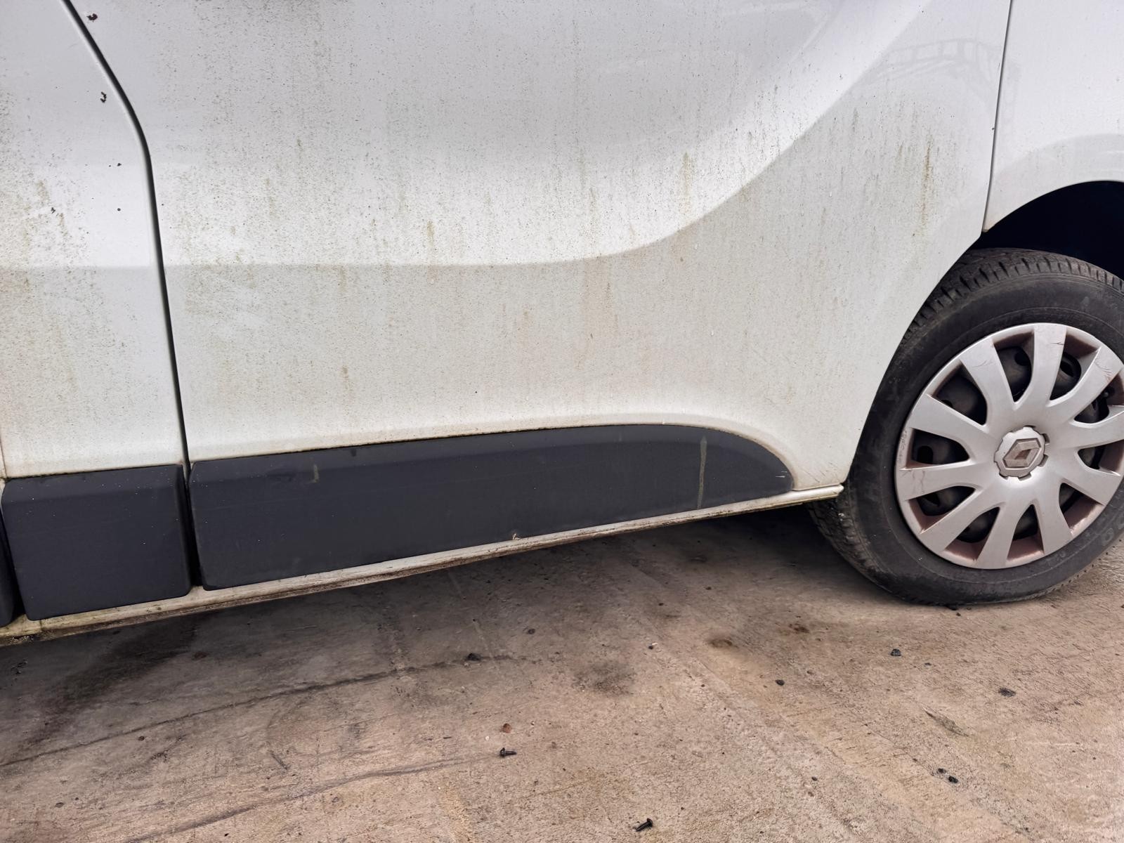 Vauxhall Vivaro Trafic 2015-2019 Front Door Right O/S In White - imagine 9