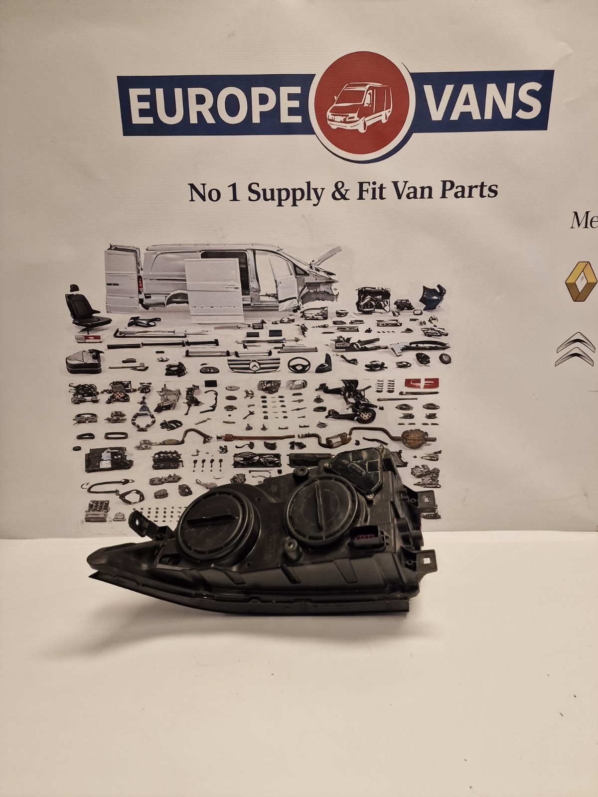 Volkswagen Crafter 06-17 Left Side Headlight 9068201461 (50) Scratches