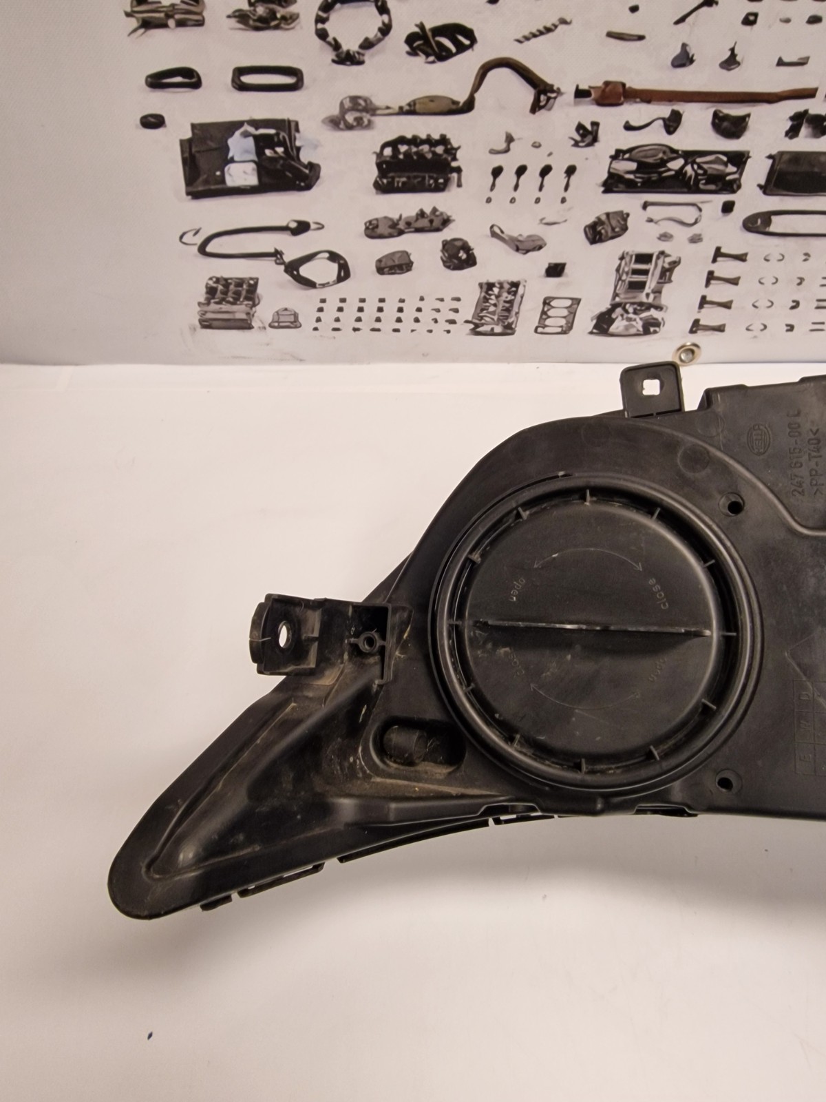 Volkswagen Crafter 06-17 Left Side Headlight 9068201461 (50) Scratches