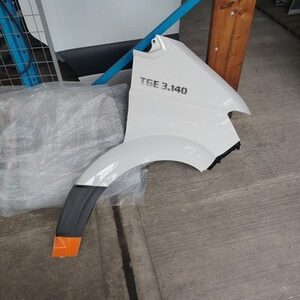 Crafter MAN TGE Wing Fender Right Side OS 2017 2025 in White BREAKING P1271
